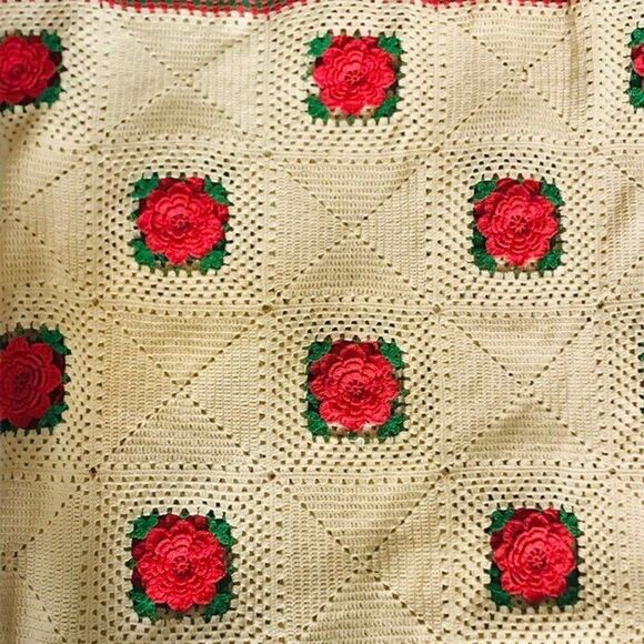 Vintage Crochet Bedspread Blanket Floral 3D-Roses - Picture 7 of 8